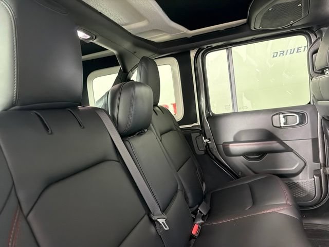 Used 2026 Jeep Wrangler Unlimited Rubicon AWD/4WD image 18
