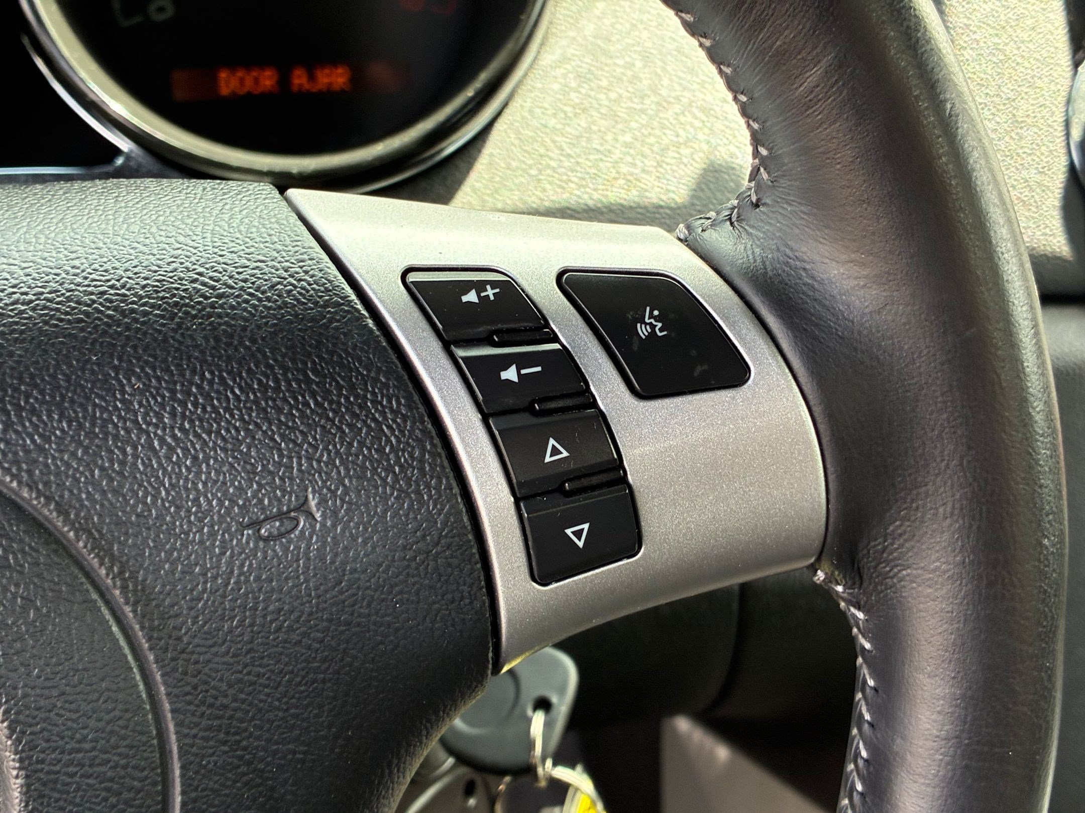 Used 2008 Saturn Sky w/ Premium Trim Package RWD image 19