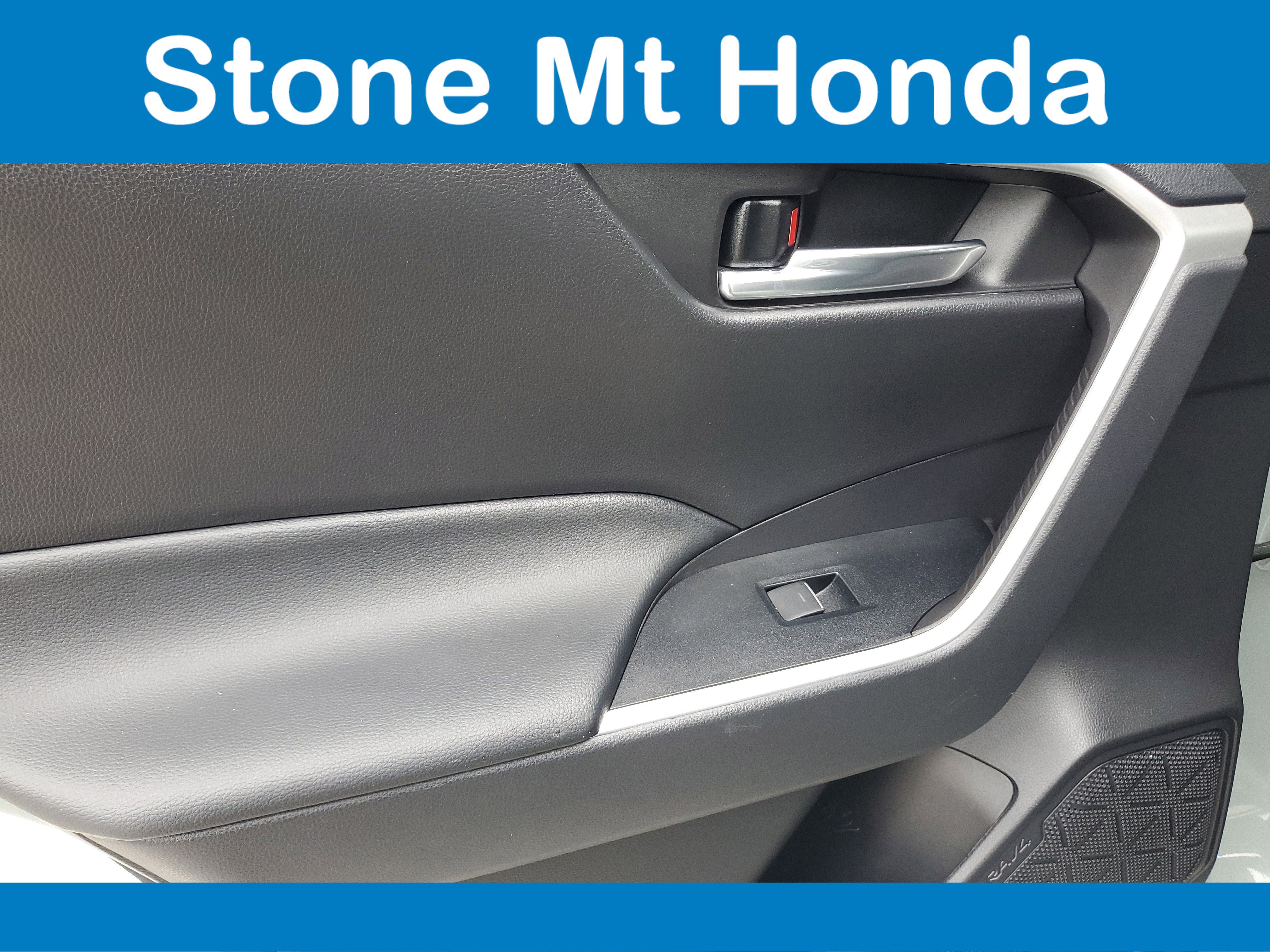 Used 2022 Toyota RAV4 XLE image 13