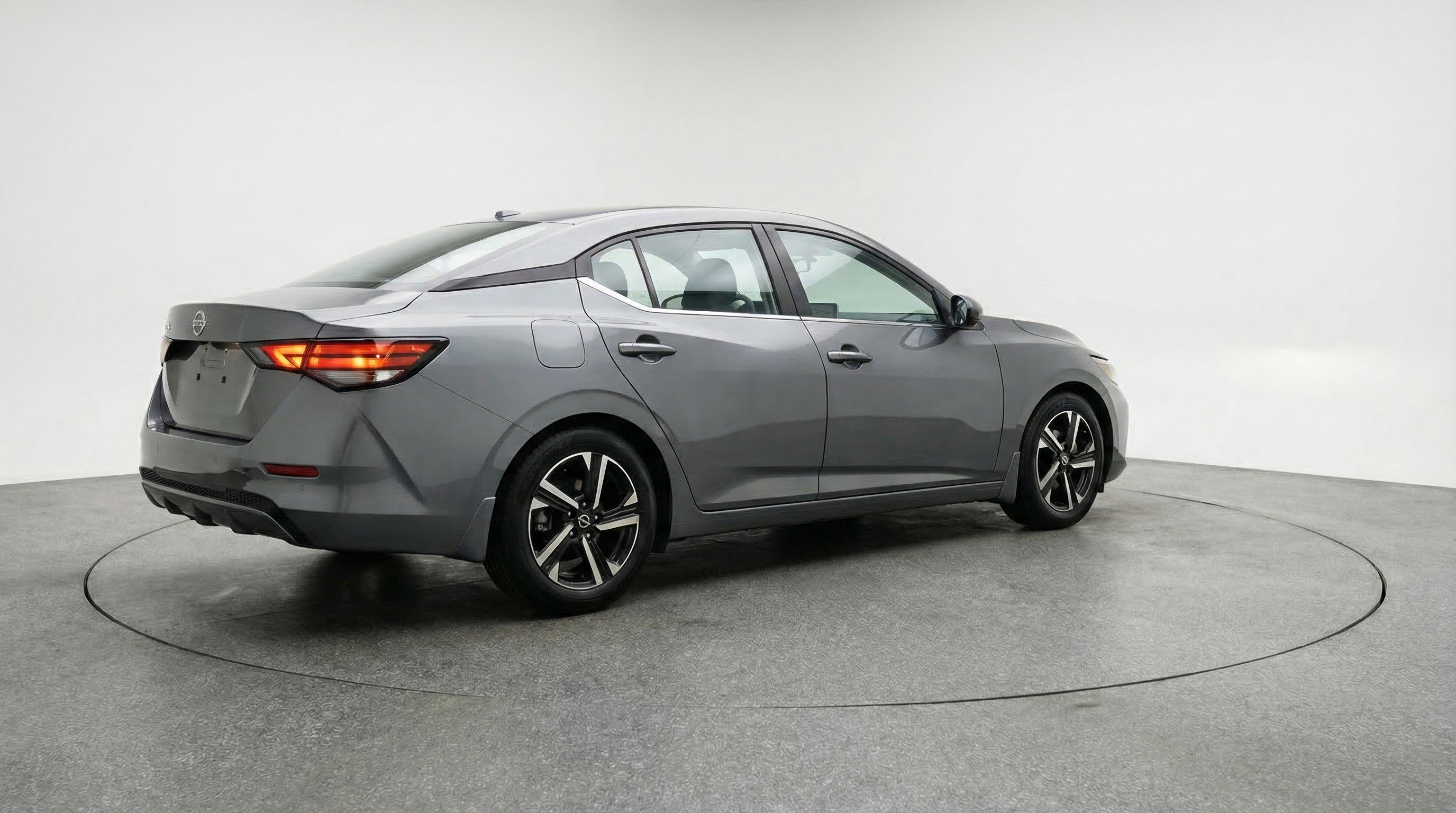 Used 2025 Nissan Sentra SV image 9