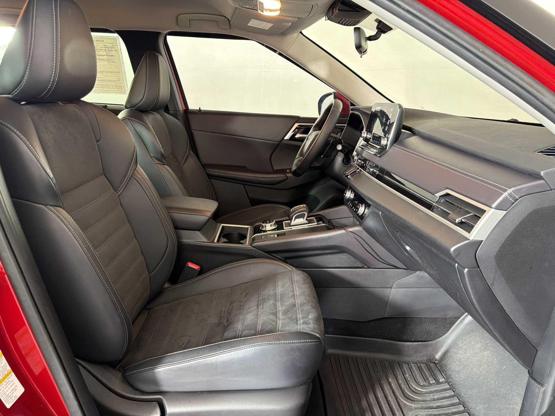 Used 2024 Mitsubishi Outlander SE FWD image 21
