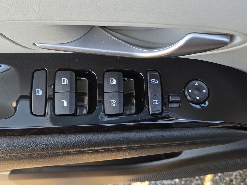Used 2022 Hyundai Tucson Limited w/ Cargo Package FWD image 18