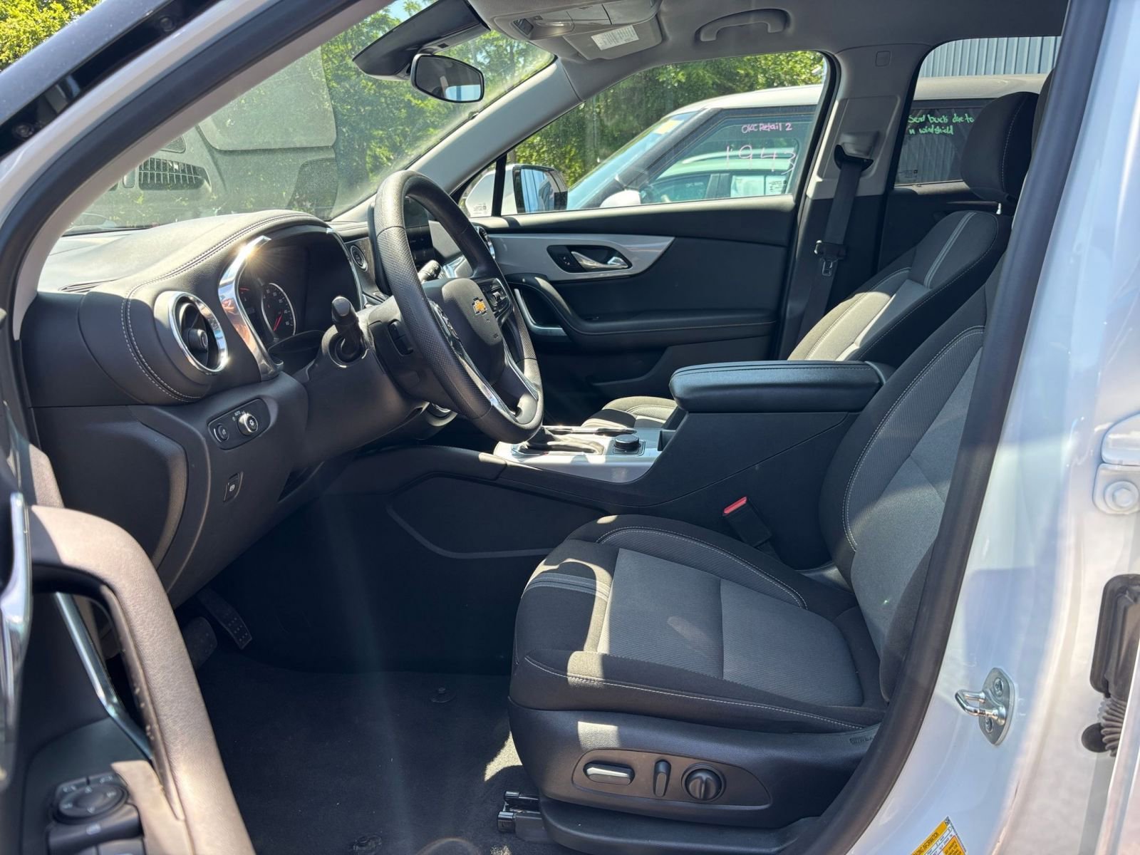 Used 2025 Chevrolet Blazer LT FWD image 28