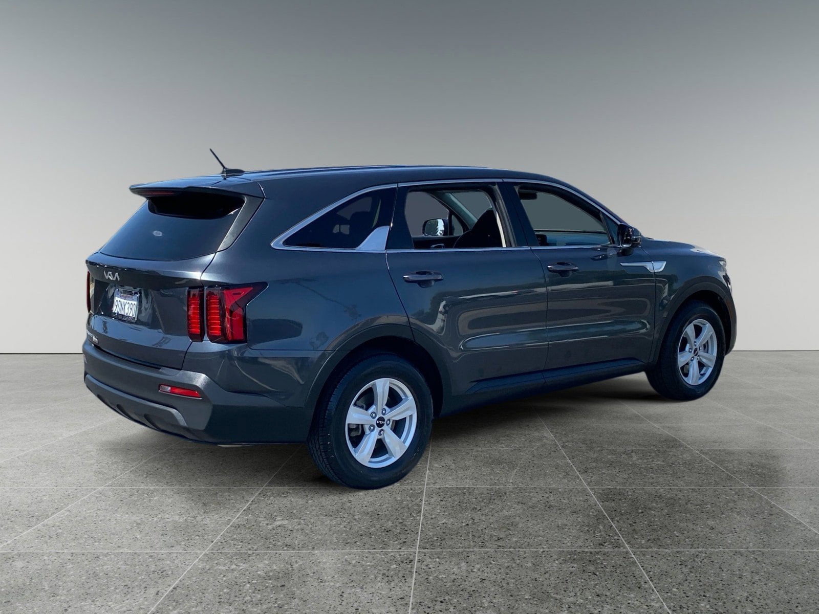 Used 2023 Kia Sorento LX FWD image 5
