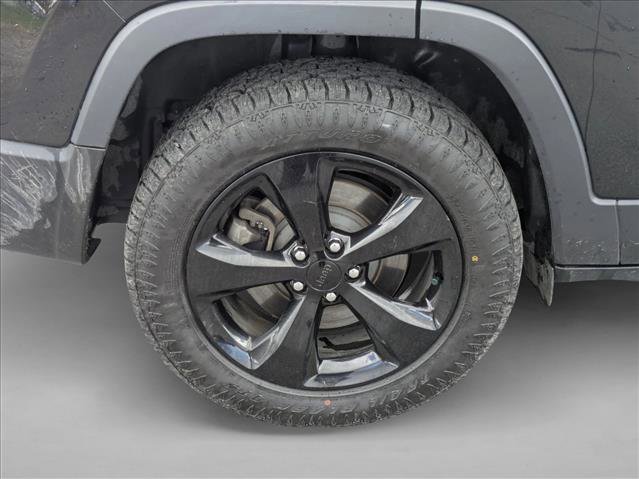 Used 2020 Jeep Cherokee Latitude Plus image 29