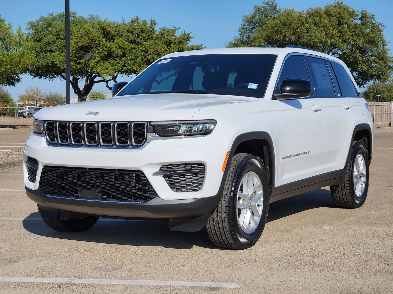 New 2026 Jeep Grand Cherokee Laredo X RWD image 2
