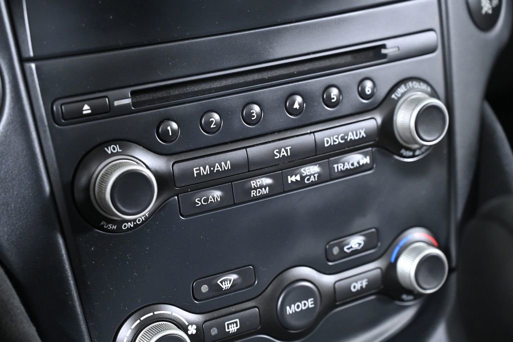 Used 2010 Nissan 370Z Touring w/ Sport Pkg image 23