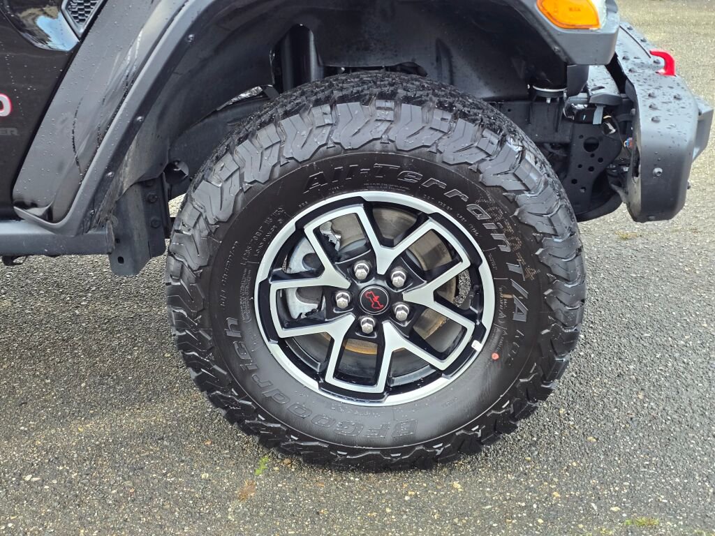 Used 2024 Jeep Wrangler Rubicon image 10