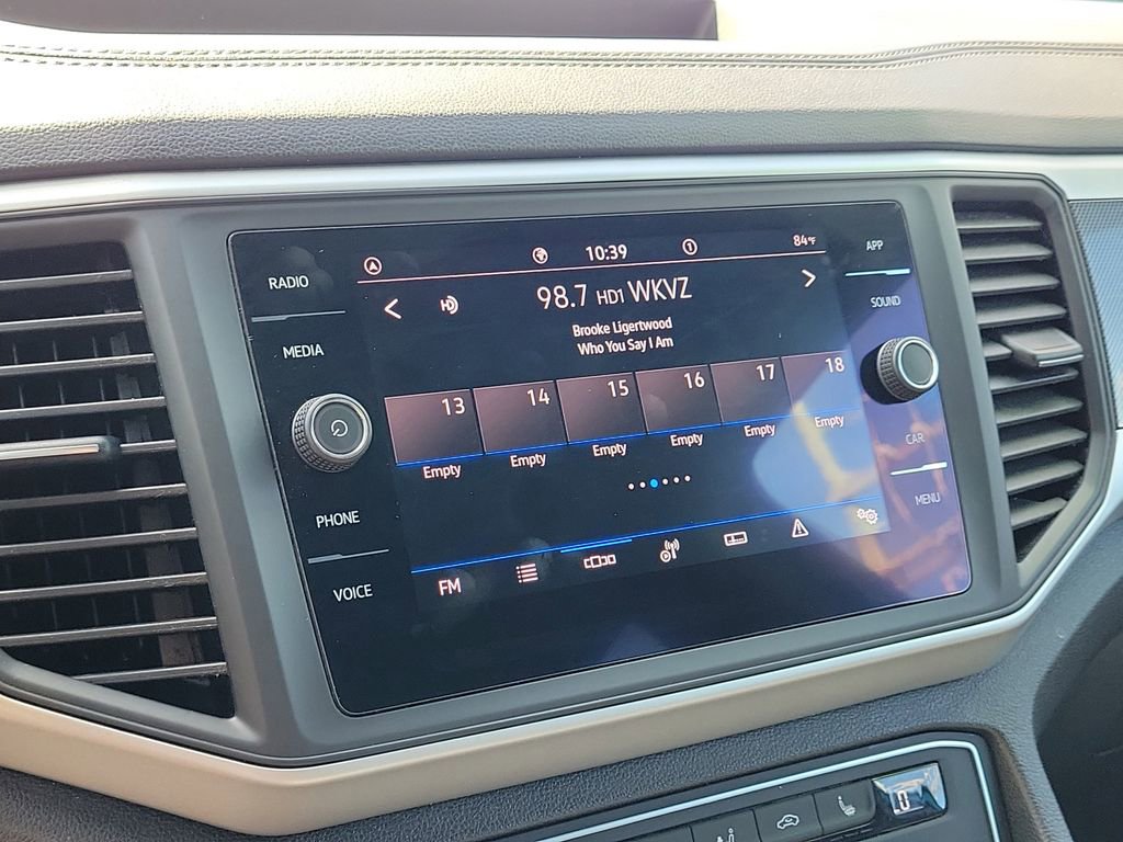 Used 2021 Volkswagen Atlas Cross Sport SE w/ Panoramic Sunroof Package image 22