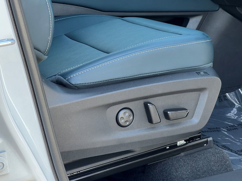 Used 2025 Nissan Murano Platinum w/ Cargo Package image 12