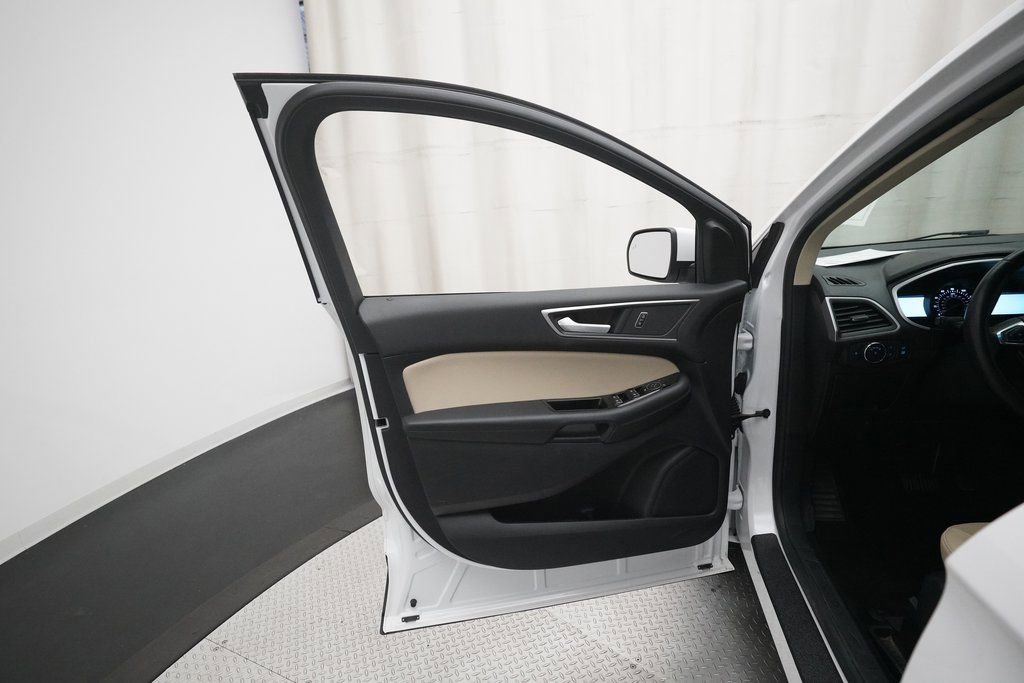 Used 2020 Ford Edge SEL w/ Convenience Package image 30