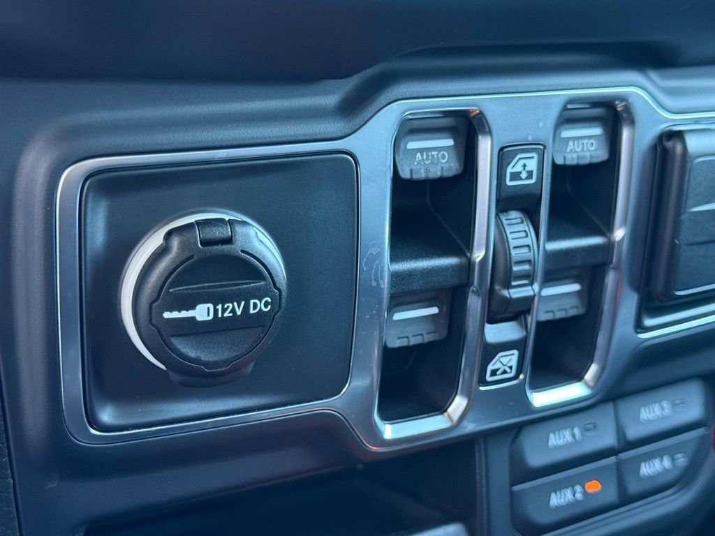 Used 2019 Jeep Wrangler Unlimited Sahara w/ Quick Order Package 24M Moab image 36