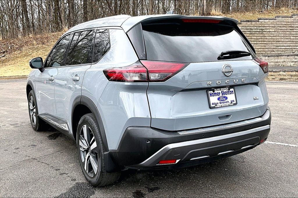Used 2023 Nissan Rogue SL image 3
