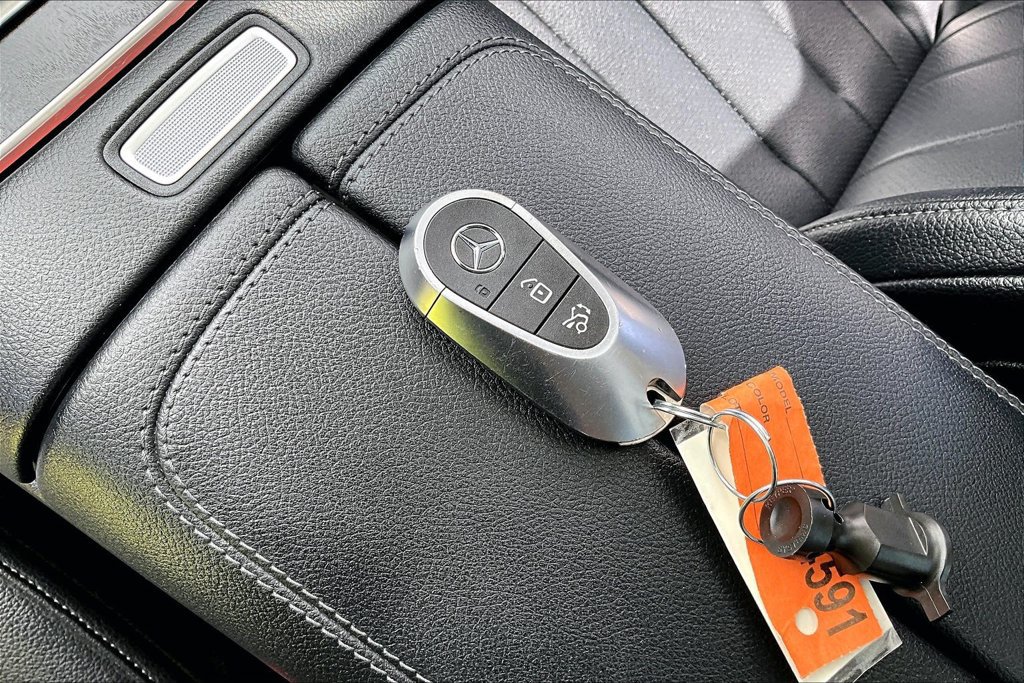 Used 2025 Mercedes-Benz E 350 Sedan image 14