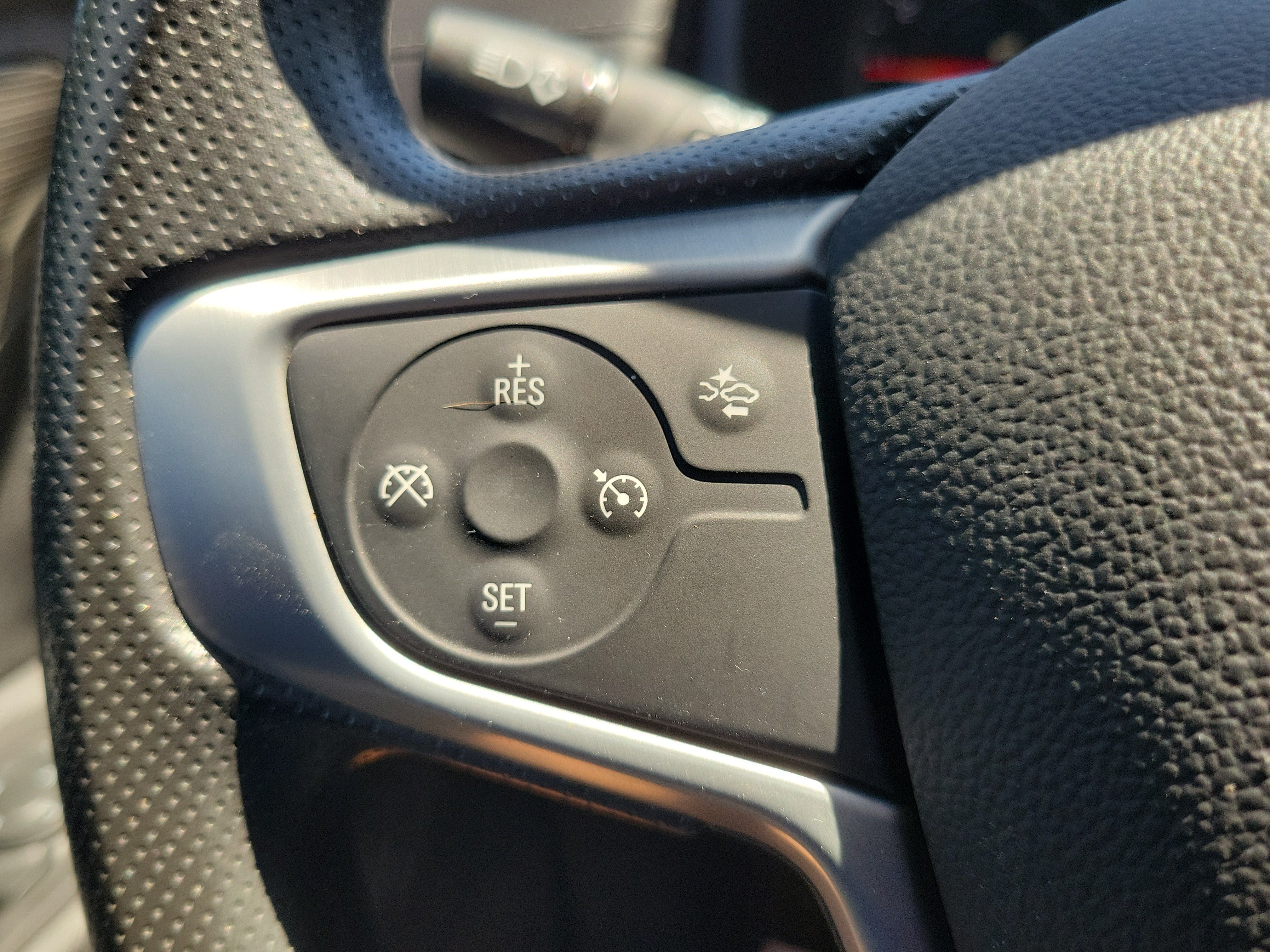 Used 2022 GMC Terrain SLE w/ Driver Convenience Package FWD image 17