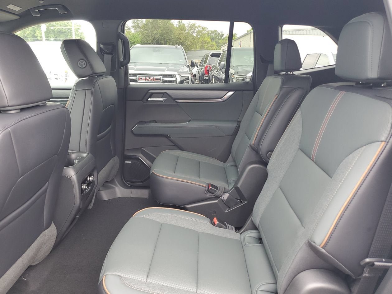 New 2026 GMC Acadia AT4 w/ Luxury Package AWD/4WD image 11