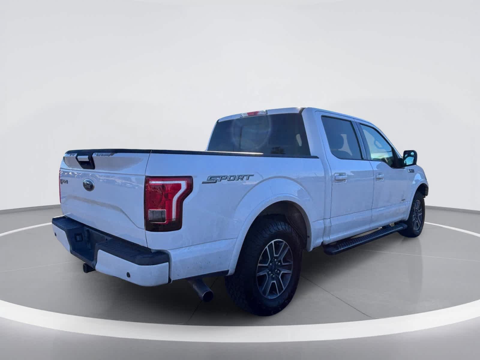 Used 2017 Ford F150 XLT w/ Equipment Group 302A Luxury RWD image 8
