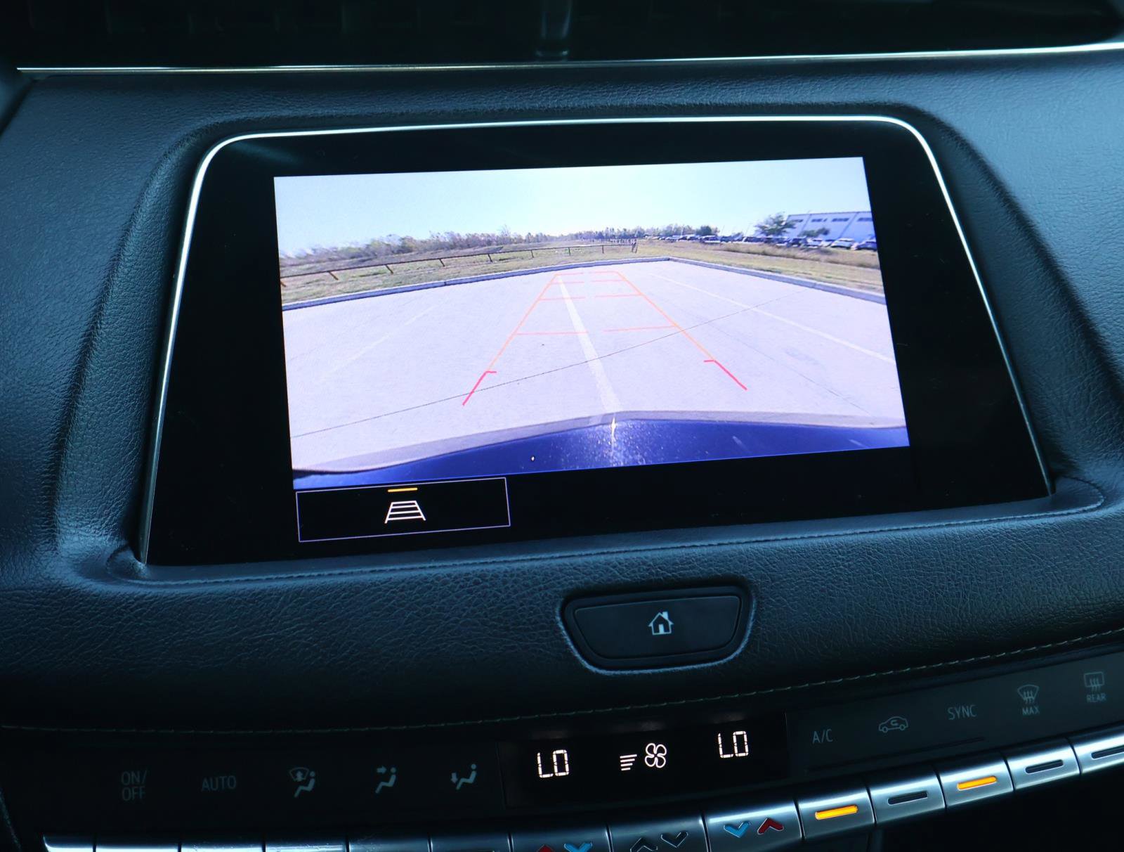 Used 2023 Cadillac XT4 Luxury w/ Cold Weather Package image 32