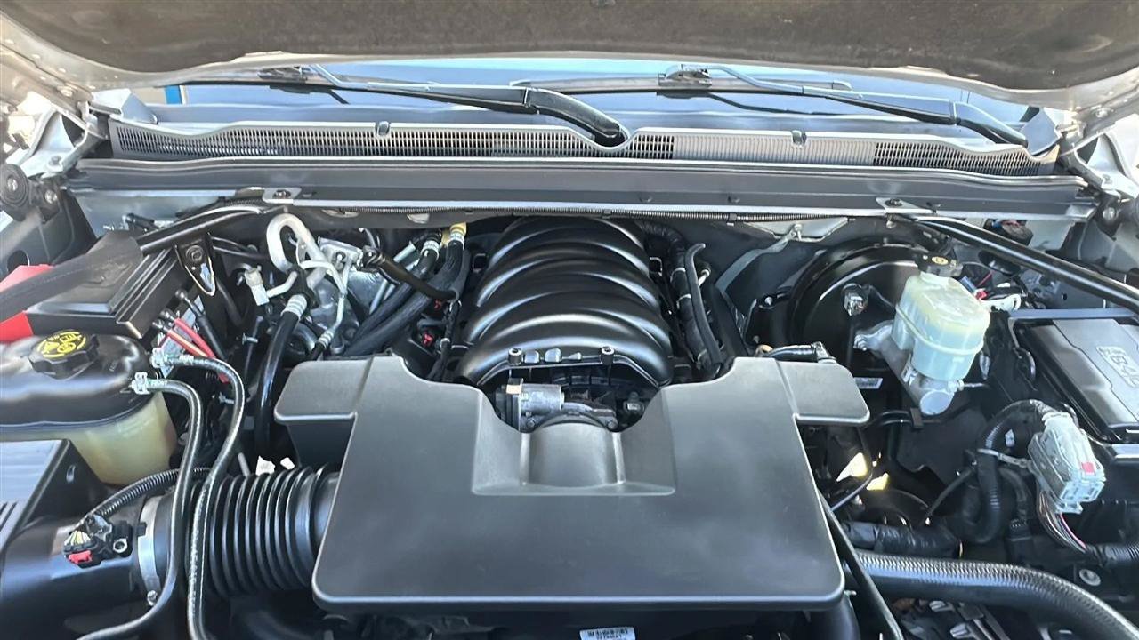 Used 2020 Chevrolet Suburban LT AWD/4WD image 38