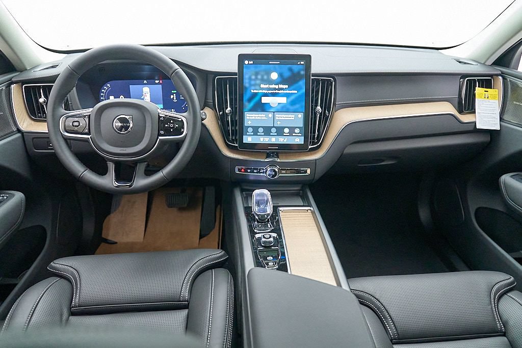 New 2026 Volvo XC60 T8 Ultra w/ Climate Package AWD/4WD image 25