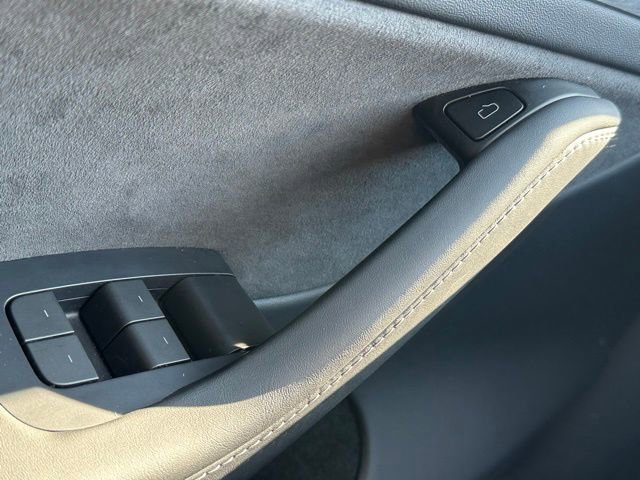 Used 2024 Tesla Model Y Long Range image 18