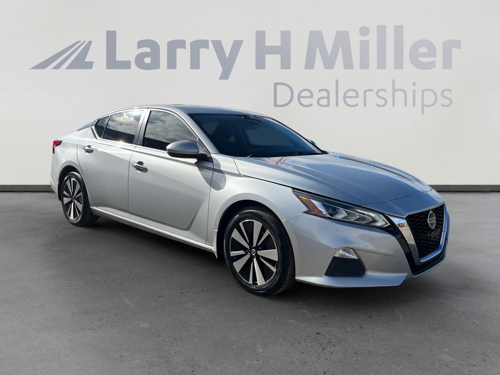 Used 2021 Nissan Altima 2.5 SV w/ SV Premium Package image 7