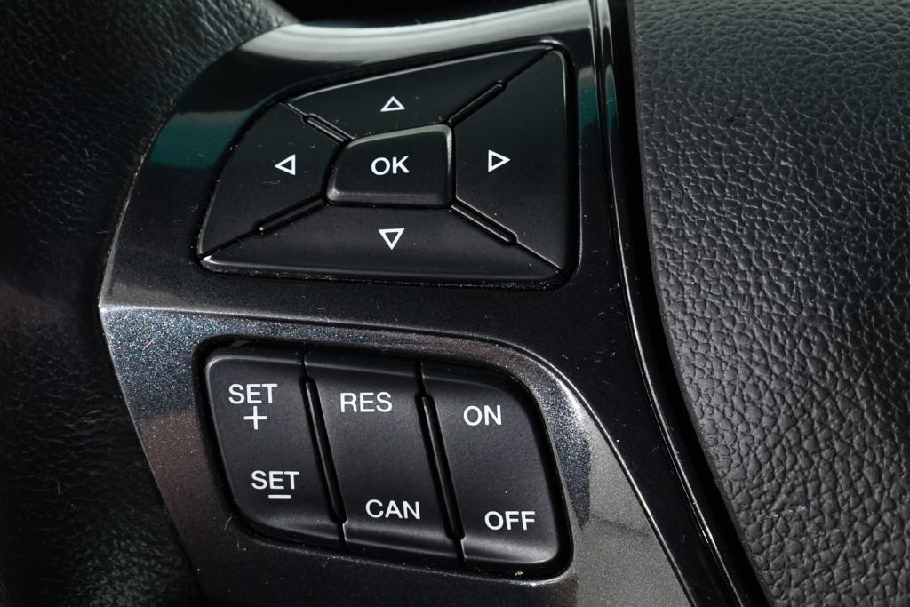 Used 2016 Ford Explorer XLT w/ Equipment Group 202A AWD/4WD image 33