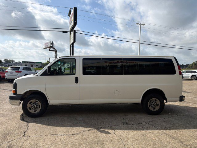Used 2008 GMC Savana 3500 Extended Passenger RWD image 9