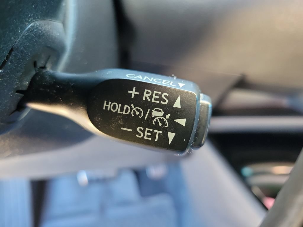 Used 2020 Toyota C-HR Limited FWD image 22