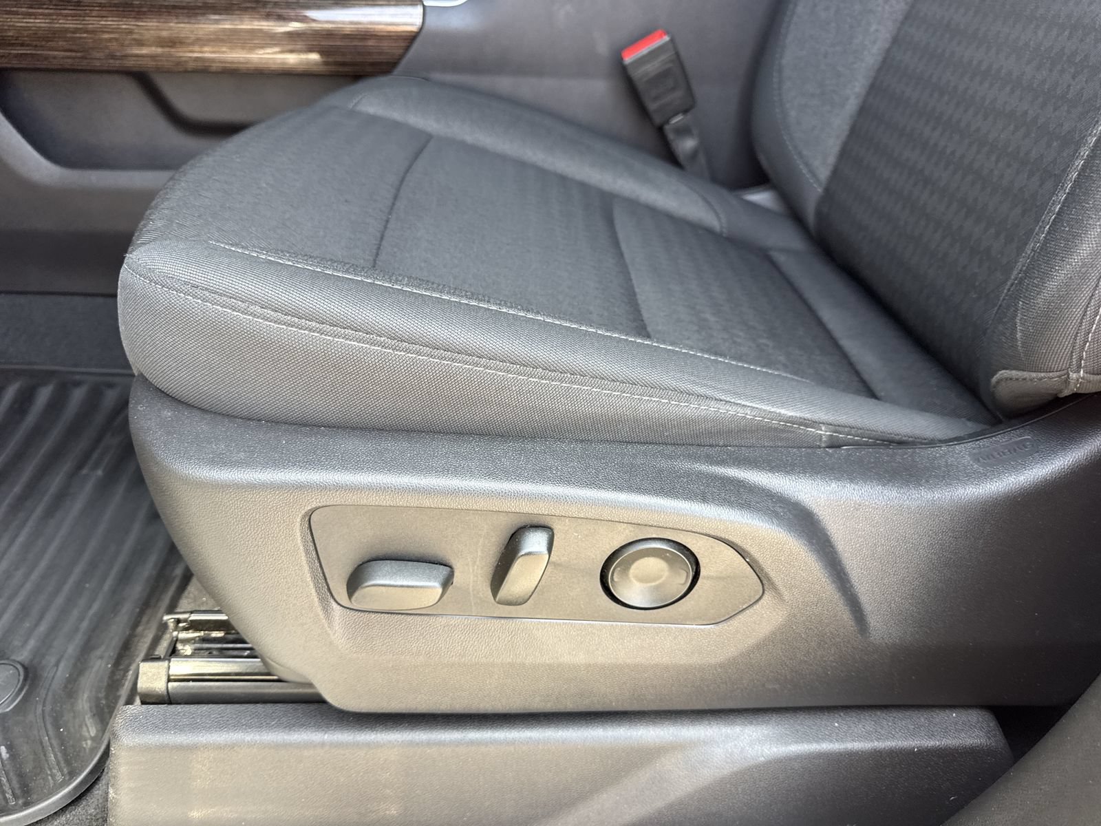 Used 2024 GMC Sierra 1500 Elevation AWD/4WD image 16