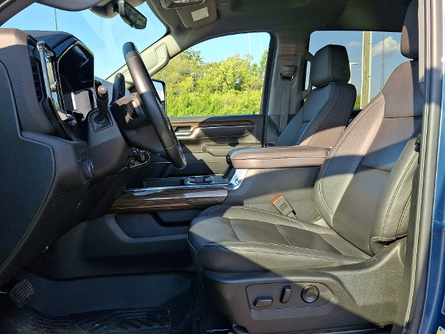 Used 2024 Chevrolet Silverado 2500 LT AWD/4WD image 8