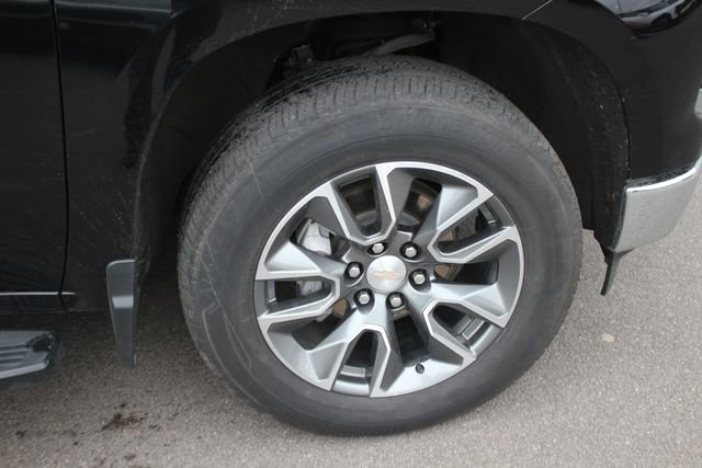 Used 2024 Chevrolet Silverado 1500 LT AWD/4WD image 34