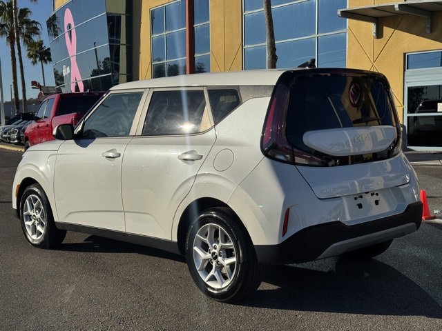 Certified 2024 Kia Soul LX w/ Option Group 015 image 3
