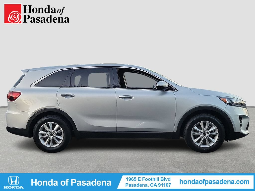 Used 2019 Kia Sorento FWD V6 image 4