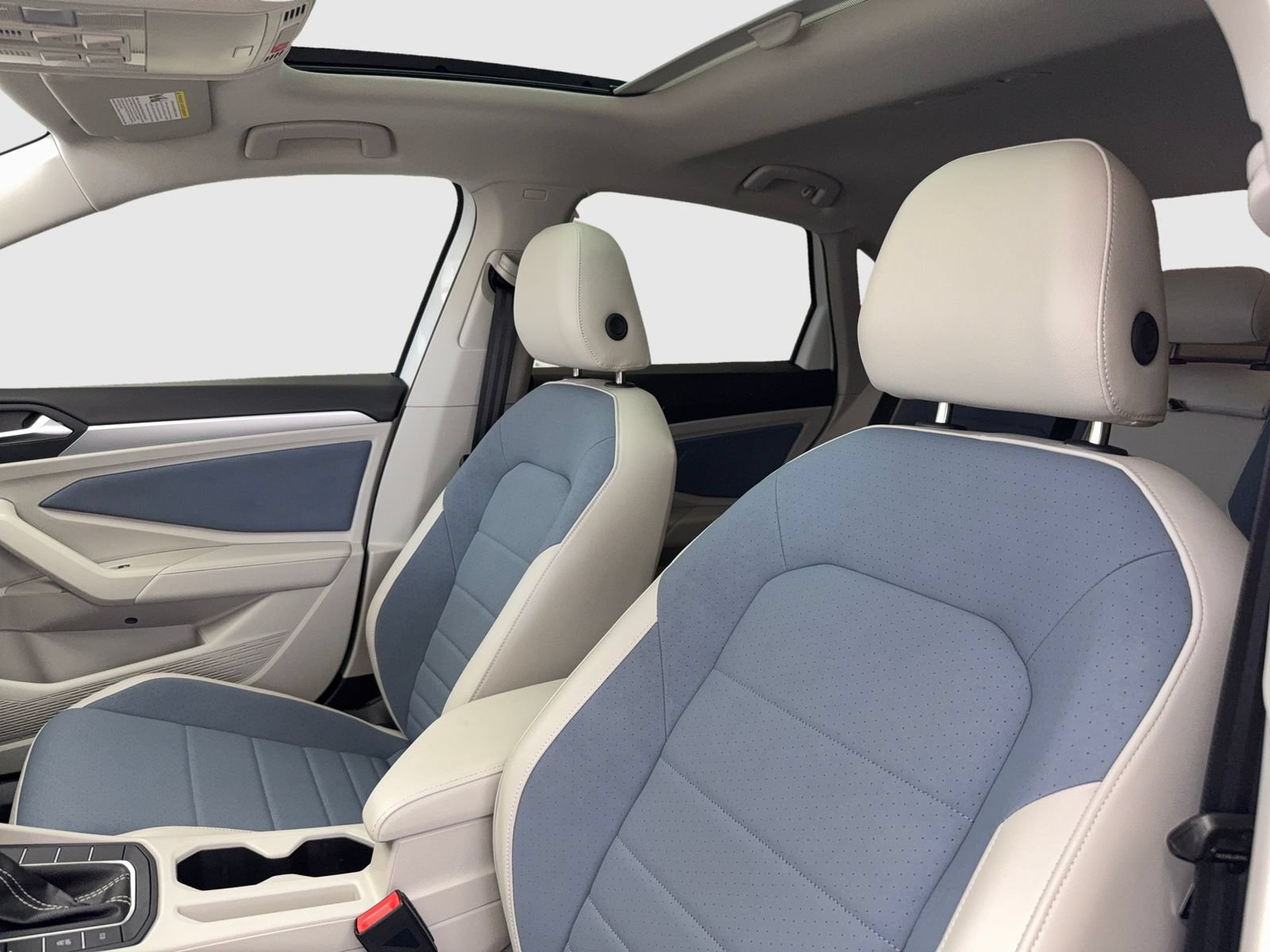 Used 2025 Volkswagen Jetta SE w/ Sunroof Package FWD image 15