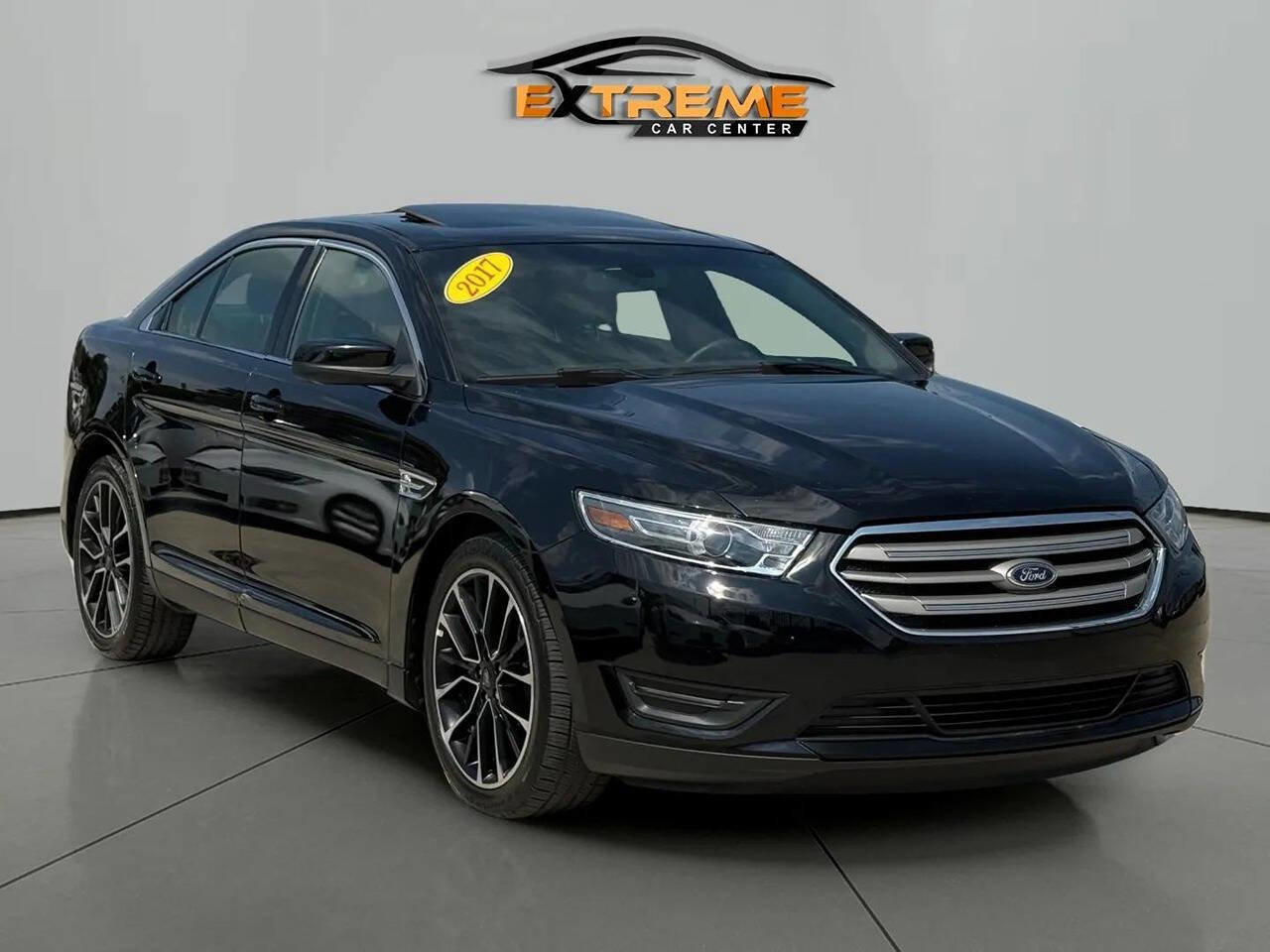 Used 2017 Ford Taurus SEL w/ Equipment Group 201A image 9
