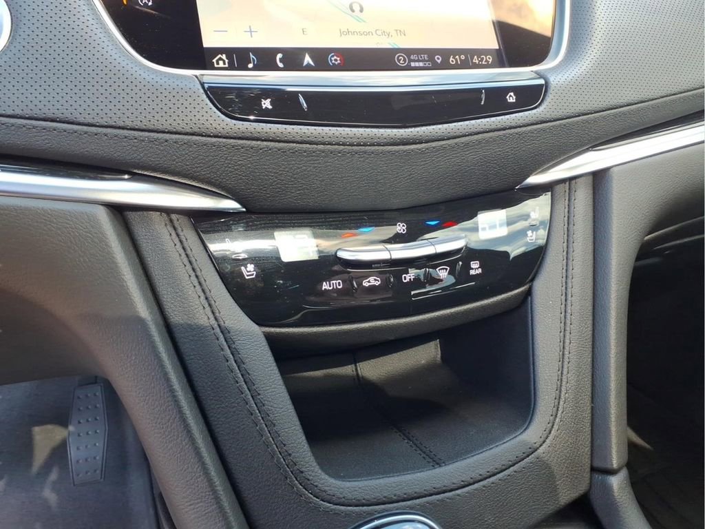 Used 2025 Cadillac XT5 Premium Luxury w/ Technology Package AWD/4WD image 23