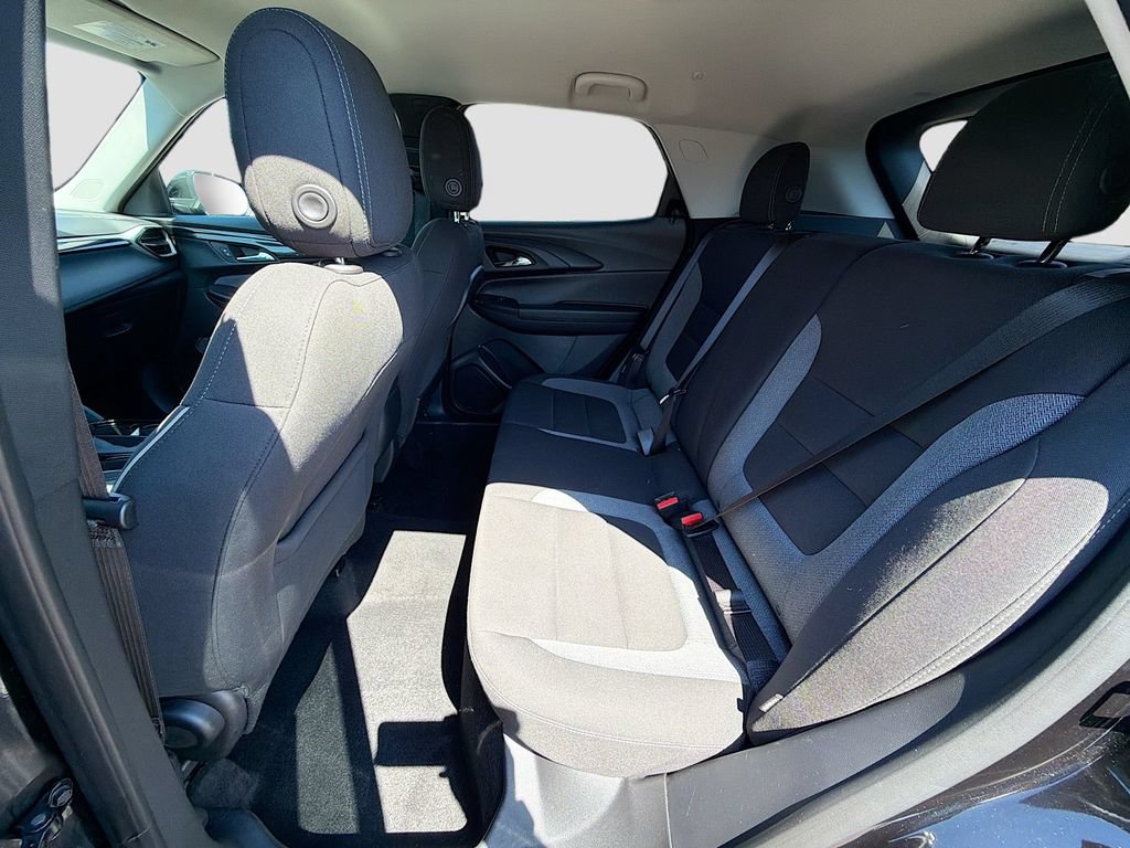Used 2025 Chevrolet TrailBlazer LT AWD/4WD image 24