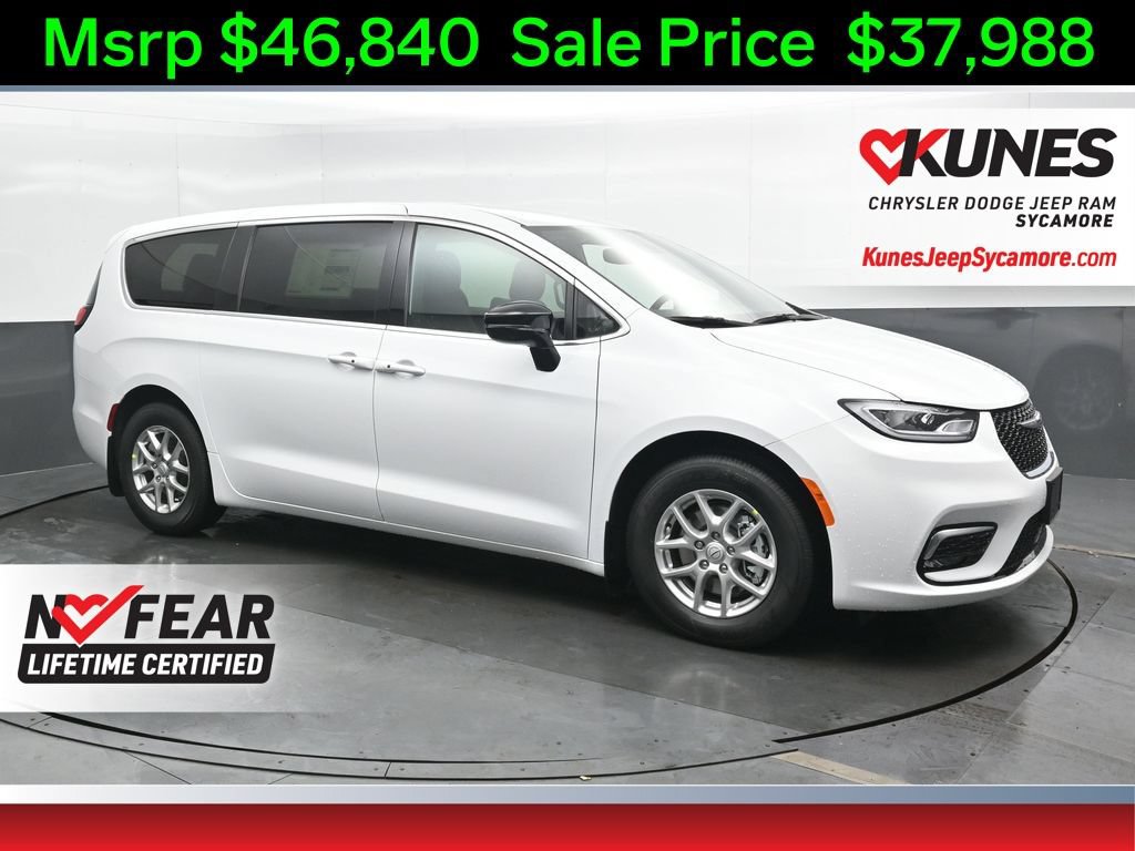 New 2026 Chrysler Pacifica Select