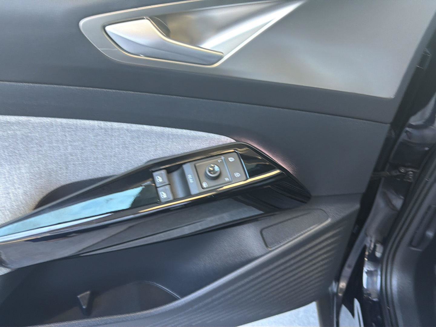 Certified 2023 Volkswagen ID.4 Pro RWD image 14