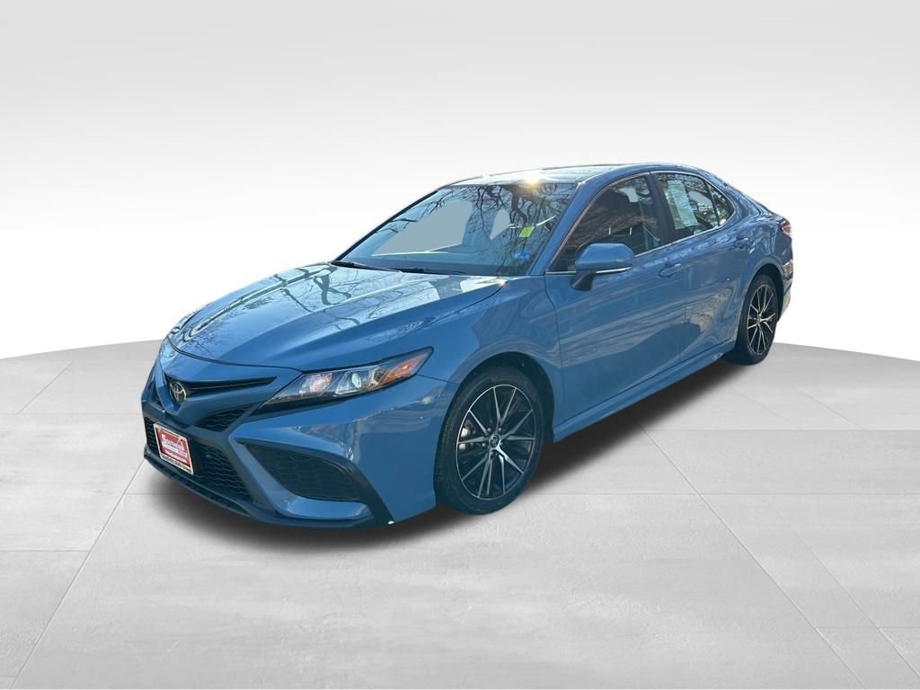 Used 2024 Toyota Camry SE image 14