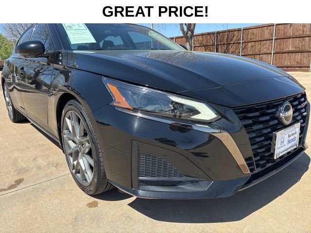 Used 2023 Nissan Altima 2.0 SR image 2