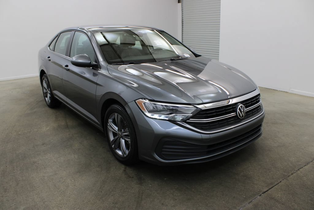 Used 2024 Volkswagen Jetta SE FWD image 6