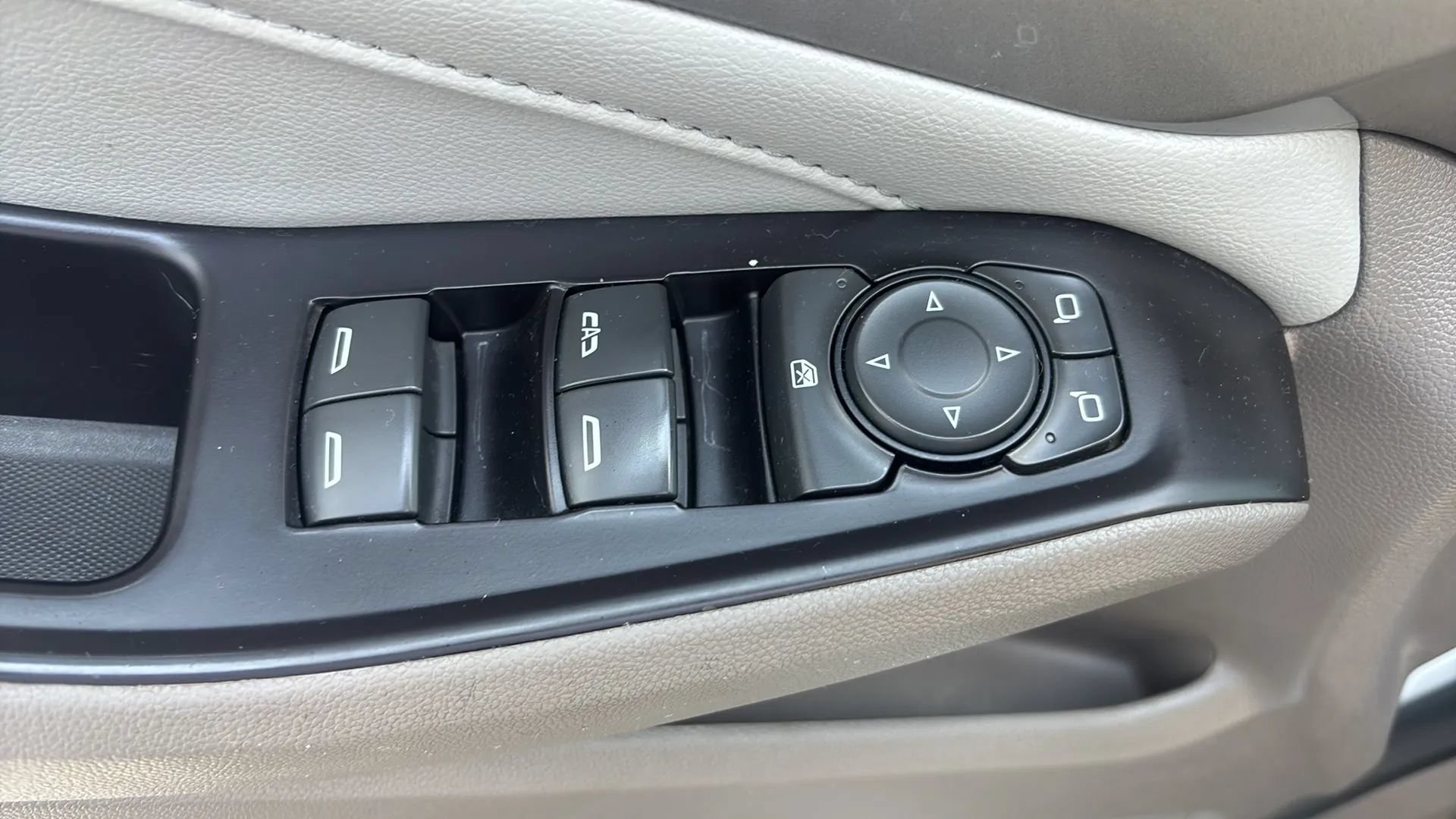 Used 2020 Chevrolet Traverse LT w/ LT Premium Package AWD/4WD image 23