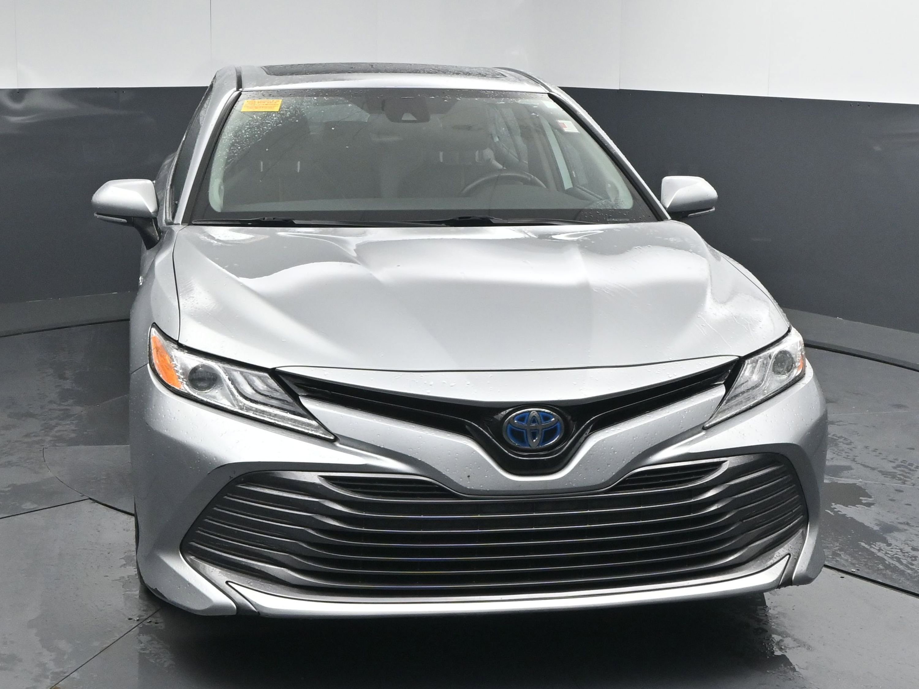 Certified 2020 Toyota Camry XLE w/ Sunroof Package image 2
