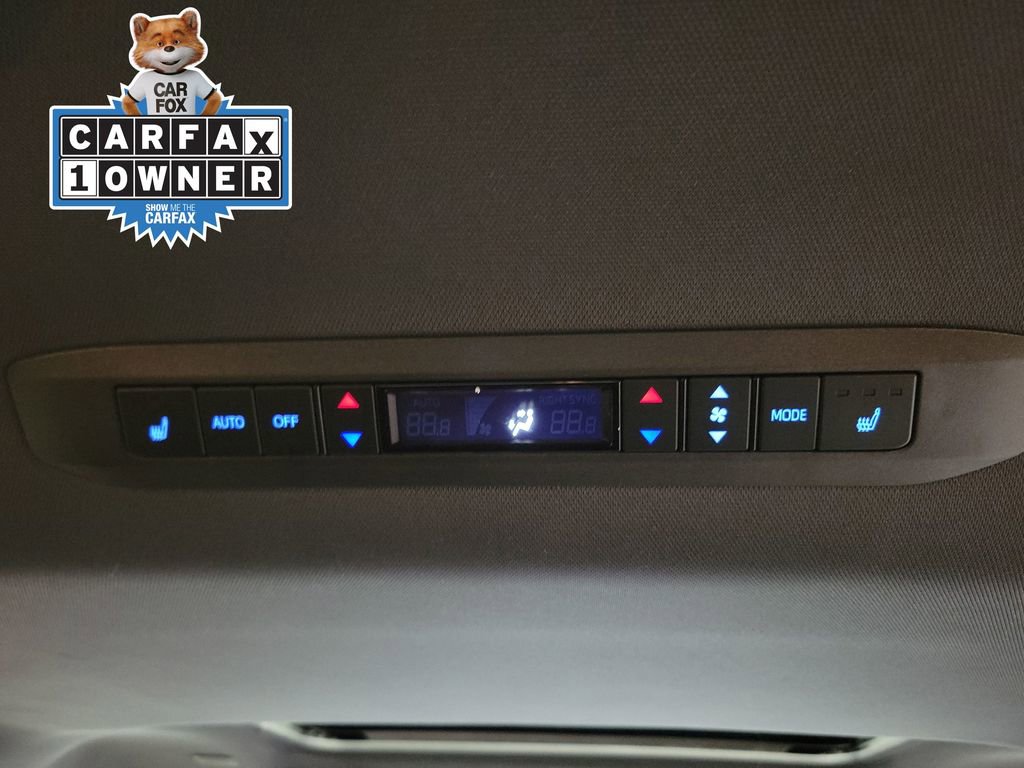 Used 2024 Toyota Sienna Platinum image 29