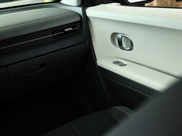 Used 2024 Hyundai Ioniq 5 SEL RWD image 28