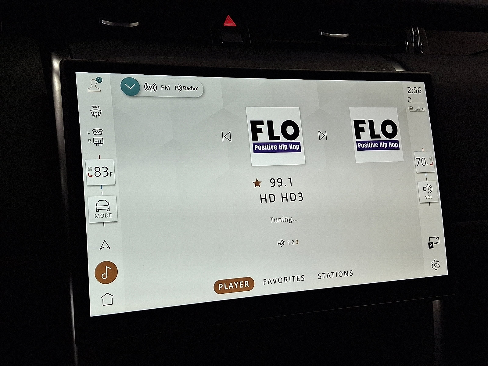 Certified 2025 Land Rover Discovery Sport S image 19