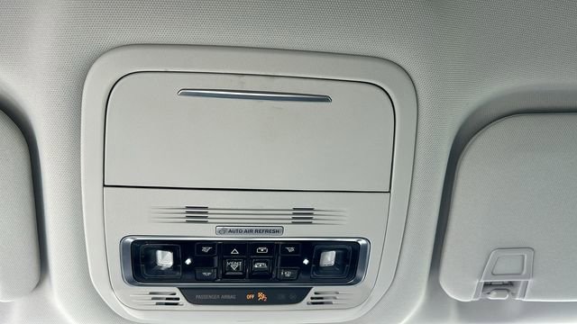 Used 2025 Lincoln Nautilus Reserve image 24