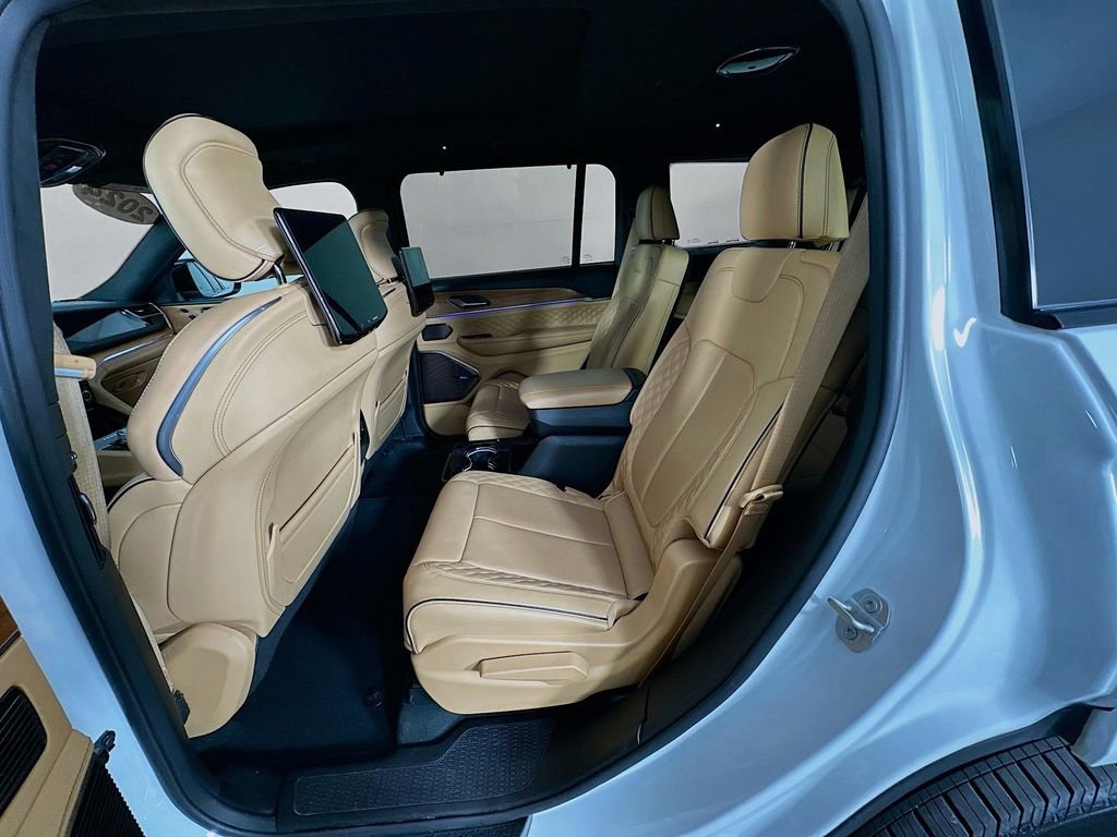 Certified 2024 Jeep Grand Cherokee L Summit AWD/4WD image 37